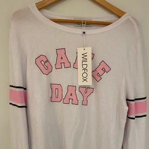 NWT WILDFOX SWEATER